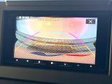 【バックカメラ】駐車時に後方がリアルタイム映像で確認できます。大型商業施設や立体駐車場での駐車時や、夜間のバック時に大活躍!