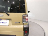 当店はお客様駐車場ももちろん完備しており、併せて新車も併設してますのでお気軽にご来店下さいませ。
