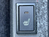 【運転席シートヒーター】寒い日に重宝するシートヒーター!エアコンより早く温まってくれるので寒がりの人も安心ですね♪エアコンの温風は乾燥するから苦手、という方にもをおすすめです。