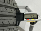 夏タイヤの残り溝は4.1mmです。スリップラインからは2.7mmとなっております。