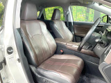 運転席シート廻りは使用感も少なく、良好な状態となっています。前オーナー様が丁寧に使っていたことがよくわかりますね。