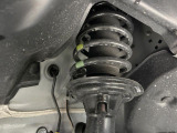 お車を安心してお乗りいただく為には、足回りの定期点検が欠かせません。サービスサポート(有償保証)では無料点検もご提供しており、安心のカーライフをお過ごしいただけるサポート体制が整っています。