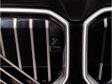 ☆BMWの代名詞とも言える【キドニーグリル】一目見ただけでBMW車であると認識できる確固たるアイコンとして存在感を放ちます☆