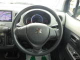 ドライバーに寄り添う快適な操作フィールをもたらすステアリングです。