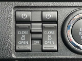 両側電動スライドドアのスイッチ付です。車内からもスイッチひとつで楽にドアの開閉が可能です。電動なので開閉時に力を使う必要がなく、半ドアになることもありません!