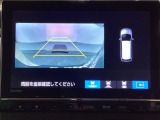 バックでの車庫入れも安心です! リアカメラが付いているバックモニター付のナビを装備しております。バンパーについているソナーや、操作線もついており距離感も画面から確認できます。
