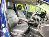 運転席シート廻りは使用感も少なく、良好な状態となっています。前オーナー様が丁寧に使っていたことがよくわかりますね。