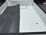 荷台のキズは少な目です!ゴムマットはペンキ汚れがあります