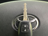 【キーレス】少し離れた場所からでもボタン一つでドアの開錠・施錠ができるのでとっても便利!ドアの鍵穴周りに傷をつけることもありません♪