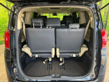 普段のお買い物や通勤、送迎等に十分な荷室スペースを確保しております。セカンドシートを倒すと、大きな荷物の積載も可能です♪