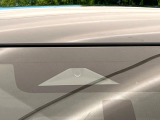 【三菱e-Assist】走行中に前方の車両等を認識し、衝突しそうな時は警報とブレーキで衝突回避と被害軽減をアシスト。より安全にドライブをお楽しみいただけます。
