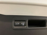 パワーバックドア・予約ロックスイッチもありますよ!