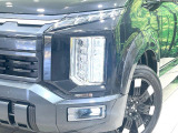 【LEDヘッドライト】悪天候や夜間走行時も良好な視界を確保し安心して運転できる高輝度LEDヘッドライトを装備!点灯速度が早く、消費電力も抑えられています。