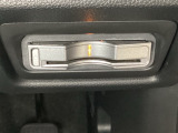 ハンドルの右下にETCがついています。高速道路の料金所の通過も楽々です!。カードの取り出しもしやすい場所についています。