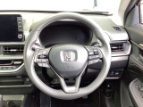 ステアリングスイッチでオーディオ各種操作が可能で、運転に集中できます。安心・安全・快適なドライブをお楽しみいただけます。