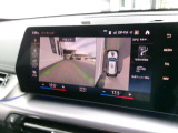 高画質の全周囲カメラが付いております。コーナーセンサーと併せてご利用いただくと駐車も楽々