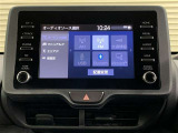 ディスプレイオーディオを装備。スマホとクルマをつなぐことで、これまでのナビに加えて、いろんなサービスが楽しめます。