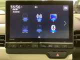 ナビゲーションはフルセグTV、インターナビ対応のGathers純正メモリーナビを搭載しています。Bluetoothオーディオ機能がありますので、スマートフォンなどの音楽も再生できます。