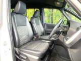 運転席シート廻りは使用感も少なく、良好な状態となっています。前オーナー様が丁寧に使っていたことがよくわかりますね。