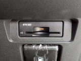 今では必需品のETCもパネルデザインにフィットするビルトインタイプなので、見た目もスッキリとしています