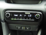 オートエアコンを装備しておりますので、四季を通じて車内を快適な温度に保つことが出来ます!高級感が有りますね!