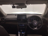 【前方視界】開放的な前方視界!運転がしやすく疲れにくいです♪窓が大きく、見通しがとっても良いおクルマですよ♪