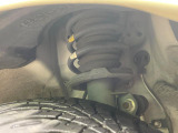 お車を安心してお乗りいただく為には、足回りの定期点検が欠かせません。サービスサポート(有償保証)では無料点検もご提供しており、安心のカーライフをお過ごしいただけるサポート体制が整っています。