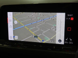 タッチスクリーンを採用。従来のナビゲーションシステムの域を超える、車両を総合的に管理するインフォテイメントシステムです。