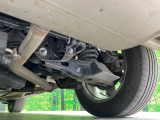 お車を安心してお乗りいただく為には、足回りの定期点検が欠かせません。サービスサポート(有償保証)では無料点検もご提供しており、安心のカーライフをお過ごしいただけるサポート体制が整っています。