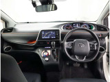 オシャレなインテリアで運転する気分も盛り上がりますよね^^