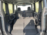 普段のお買い物や通勤、送迎等に十分な荷室スペースを確保しております。セカンドシートを倒すと、大きな荷物の積載も可能です♪