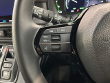 ステアリングにオーディオ操作スイッチが付いています。オーディオ画面に直接タッチしなくても操作が出来ますので、運転に集中できます。