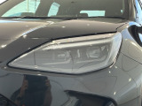 LEDヘッドライトは、点灯の瞬間から最大光量を発揮し、突然暗くなるトンネルなどでの安定感を高めます。
