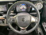 【純正革巻きステアリング】上質な革を使用することで、手にしっかり馴染みとても運転しやすいハンドルです♪