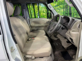 運転席シート廻りは使用感も少なく、良好な状態となっています。丁寧に使われていたことがよくわかりますね。