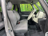 運転席シート廻りは使用感も少なく、良好な状態となっています。丁寧に使われていたことがよくわかりますね。