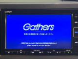 【純正ナビ】人気の純正ナビを装備。オーディオ機能も充実しており、Bluetooth接続すればお持ちのスマホやMP3プレイヤーの音楽を再生可能!毎日の運転がさらに楽しくなります!!