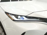 LEDヘッドライトです。デザイン性がよくとても明るいので、夜間の走行や悪天候でも安心です。しかも長寿命!