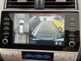 【全周囲モニター】フロント+サイド+バックにカメラが装着されています。車庫入れが苦手な方もこれがあれば安心ですね。