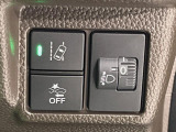 【ホンダセンシング】走行中に前方の車両等を認識し、衝突しそうな時は警報とブレーキで衝突回避と被害軽減をアシスト。より安全にドライブをお楽しみいただけます。