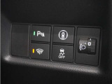 ◆パーキングセンサーシステム◆車庫入れの時などに近くに障害物がある場合、障害物までの距離を音で知らせてくれます。