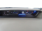 メーターはインテリアの上部にあり運転中でも視線移動が少なく安全です☆☆☆