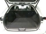 広々としたラゲージスペースを備えています。大きなものや長さのある荷物もしっかりと積み込めます。