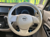 インテリアに合わせたデザインのステアリングは、運転される方のことも考え、運転しやすい形状、大きさです。是非一度、実際に触ってお確かめください。