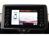 車両を上から見たような映像表示するパノラミックビューモニター付き!