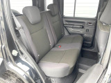 後部座席も気になるようなキズ・汚れやへたり等、大きなダメージはなく、良好な状態です。