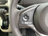 【ステリモ】ステアリングリモコンスイッチにてオーディオ操作可能となっております。運転にも集中できます。