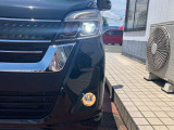 LEDヘッドライトで暗い夜道も明るく照らします。そのうえ省電力です。
