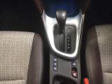 オートマチックシフトレバーは、手になじみ操作しやすい形状で安全運転にもつながります♪