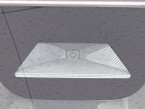 【ホンダセンシング】走行中に前方の車両等を認識し、衝突しそうな時は警報とブレーキで衝突回避と被害軽減をアシスト。より安全にドライブをお楽しみいただけます。